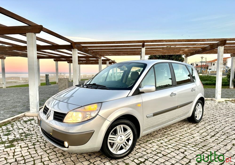 2006' Renault Scenic 1.5 Dci Privilège photo #3