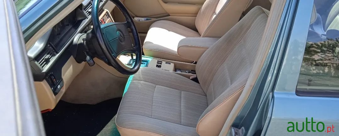 1987' Mercedes-Benz E-300 photo #6