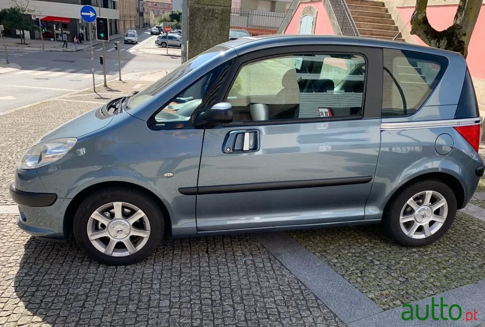 2005' Peugeot 1007 photo #3