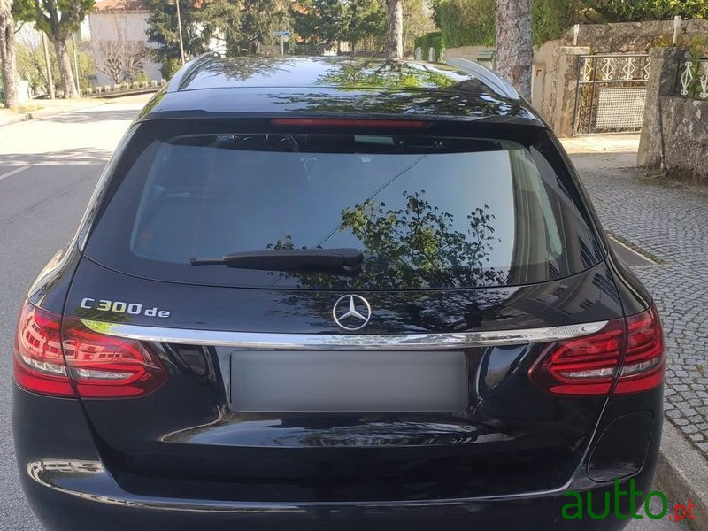 2020' Mercedes-Benz Classe C photo #6