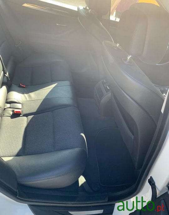 2012' BMW 520 photo #5