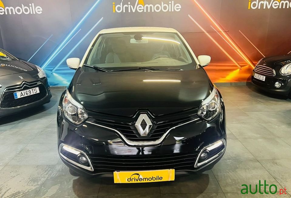 2016' Renault Captur Sport photo #2