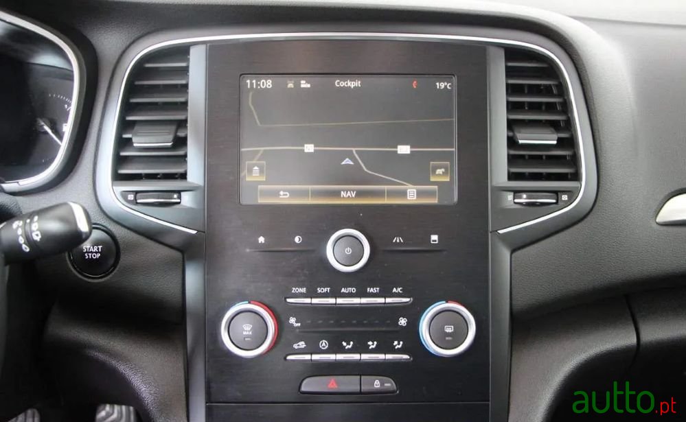 2018' Renault Megane Sport Tourer photo #4