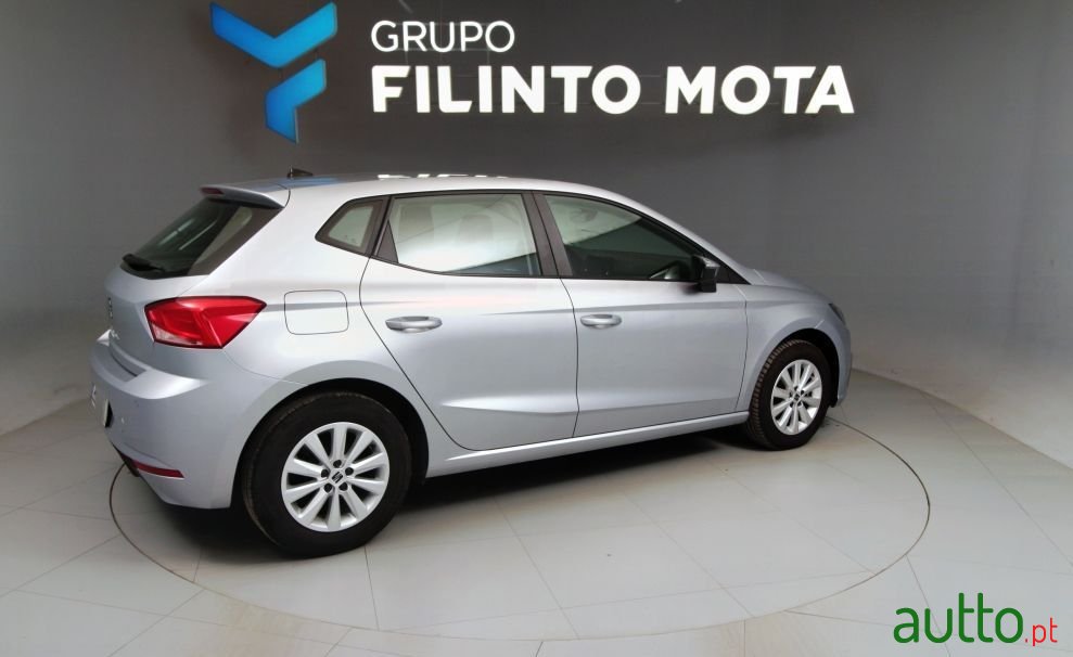 2022' SEAT Ibiza 1.0 Mpi Style photo #2