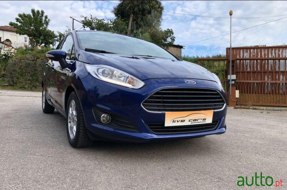 2015' Ford Fiesta photo #3