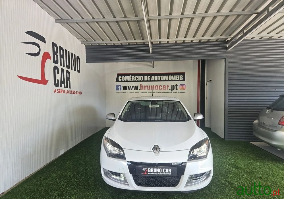2013' Renault Mégane Coupe photo #1