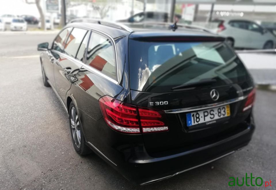 2015' Mercedes-Benz E-300 photo #3