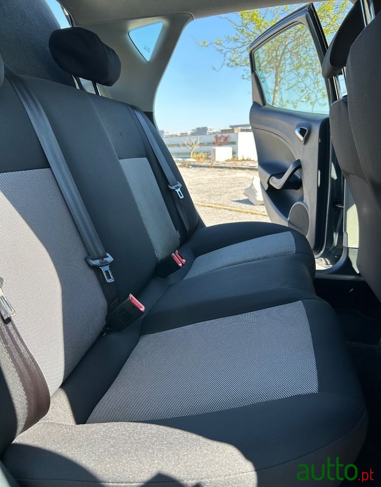 2015' SEAT Ibiza photo #2