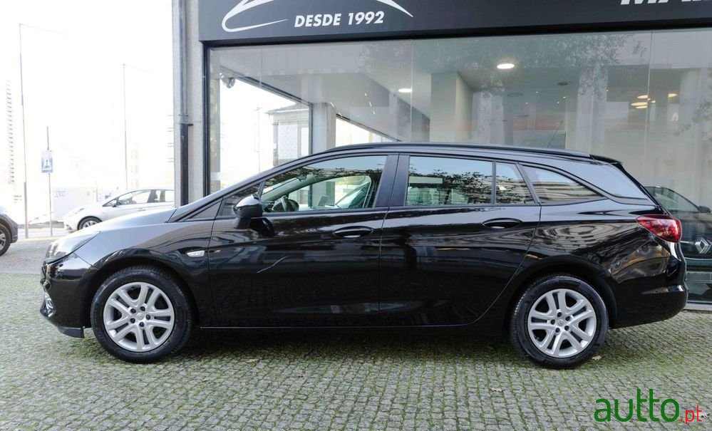 2022' Opel Astra Sports Tourer photo #2