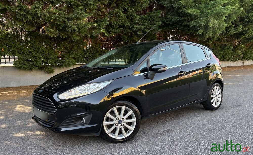 2015' Ford Fiesta 1.0 T Ecoboost Titanium photo #1