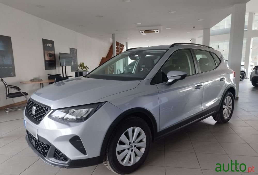 2024' SEAT Arona 1.0 Tsi Style Dsg photo #3