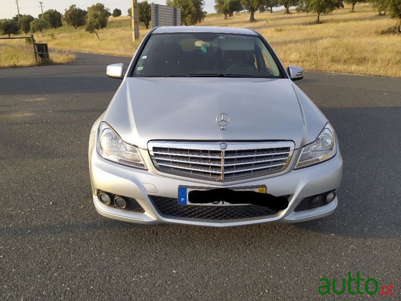 2013' Mercedes-Benz C-220 photo #2