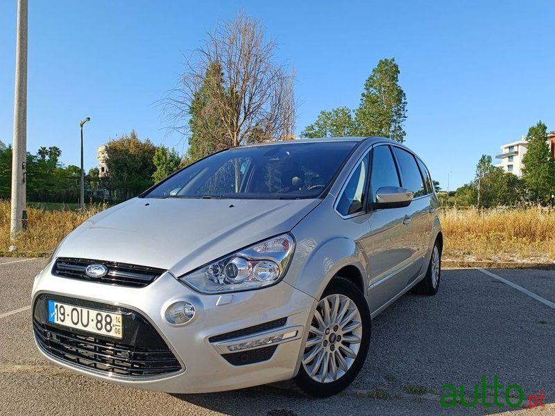 2014' Ford S-Max photo #2