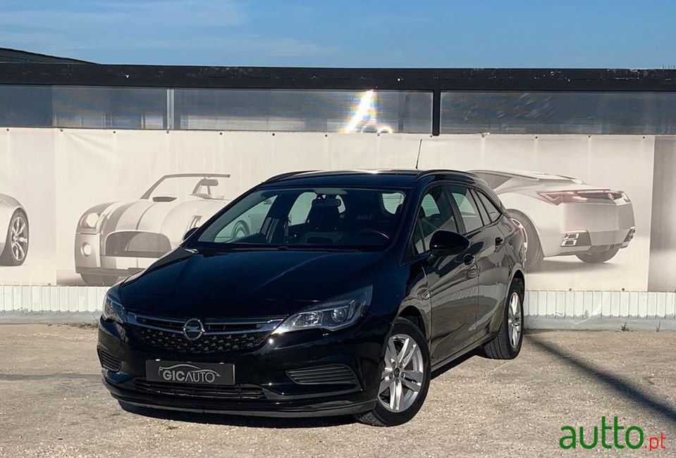 2017' Opel Astra Sports Tourer photo #2