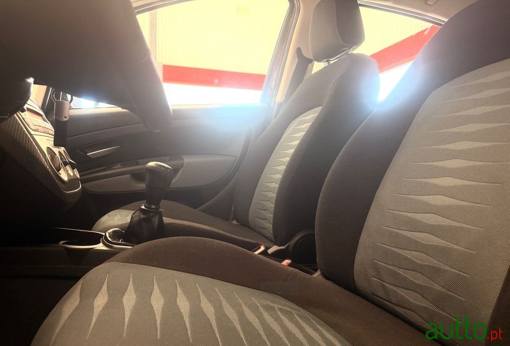 2009' Fiat Grande Punto photo #6