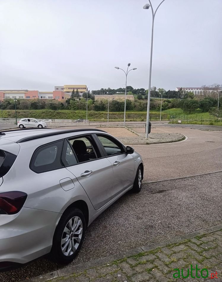 2019' Fiat Tipo Station Wagon photo #2