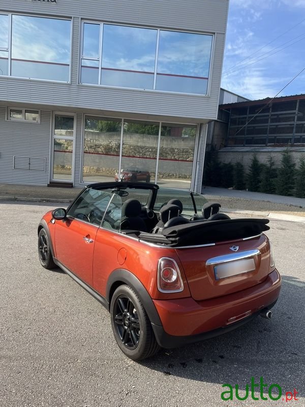 2010' MINI Cabrio photo #3