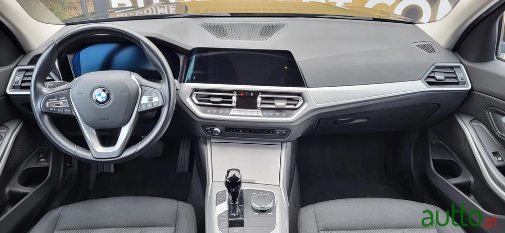 2022' BMW Série 3 D Touring photo #4