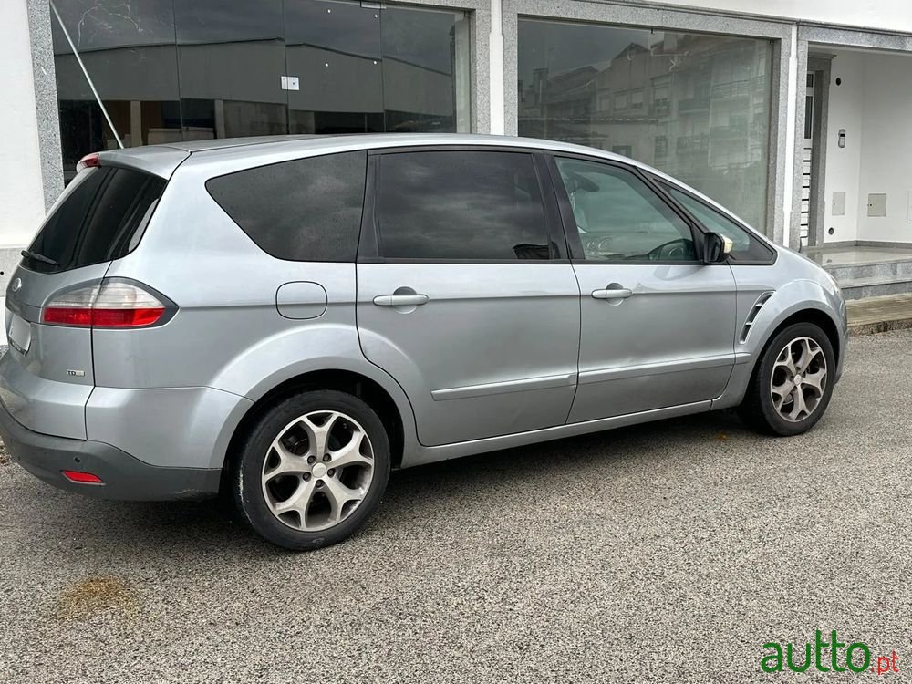 2008' Ford S-Max photo #3