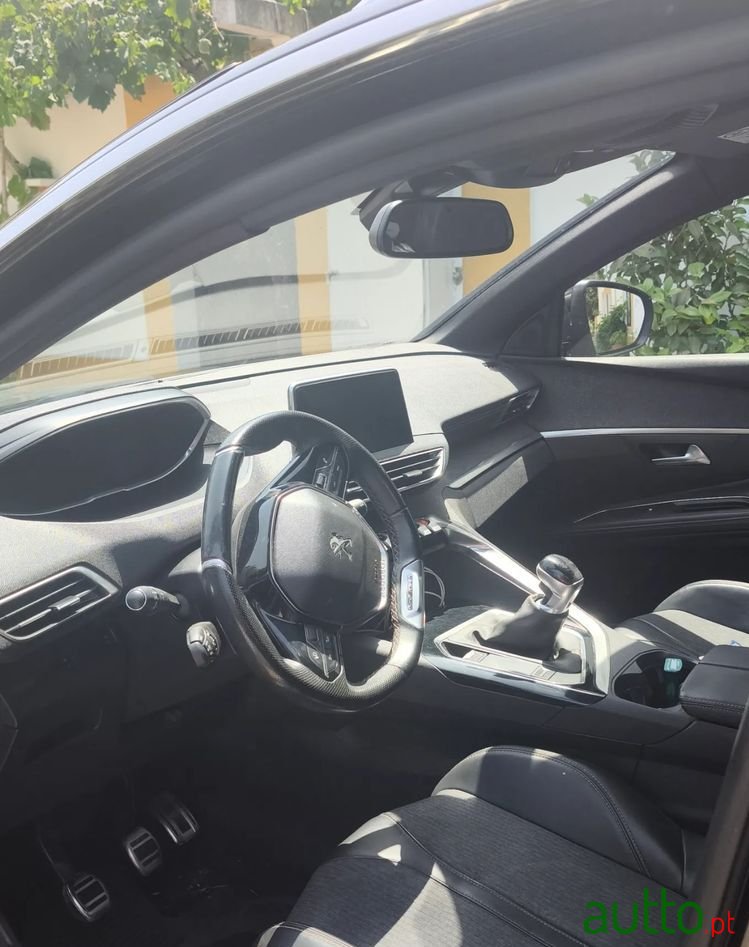 2018' Peugeot 5008 photo #4