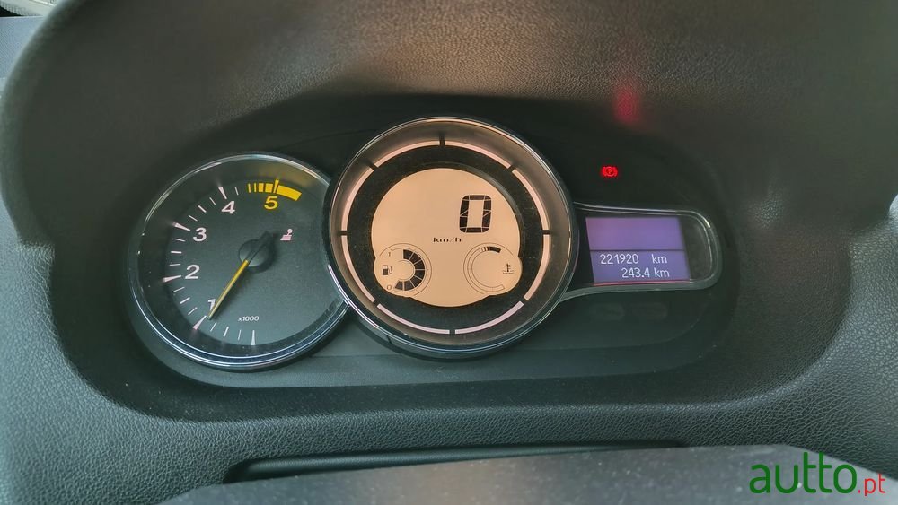 2014' Renault Megane Coupe photo #1