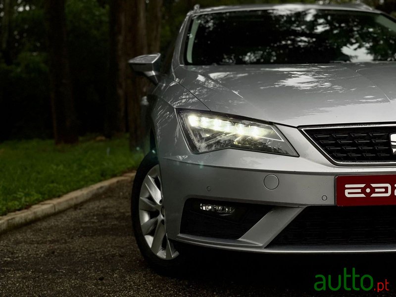 2020' SEAT Leon St photo #3