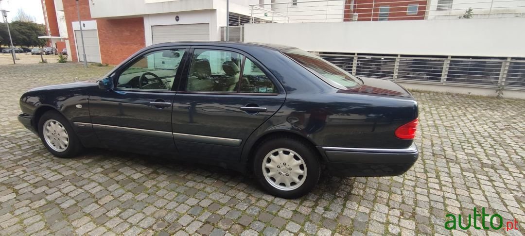 1998' Mercedes-Benz E-250 photo #4