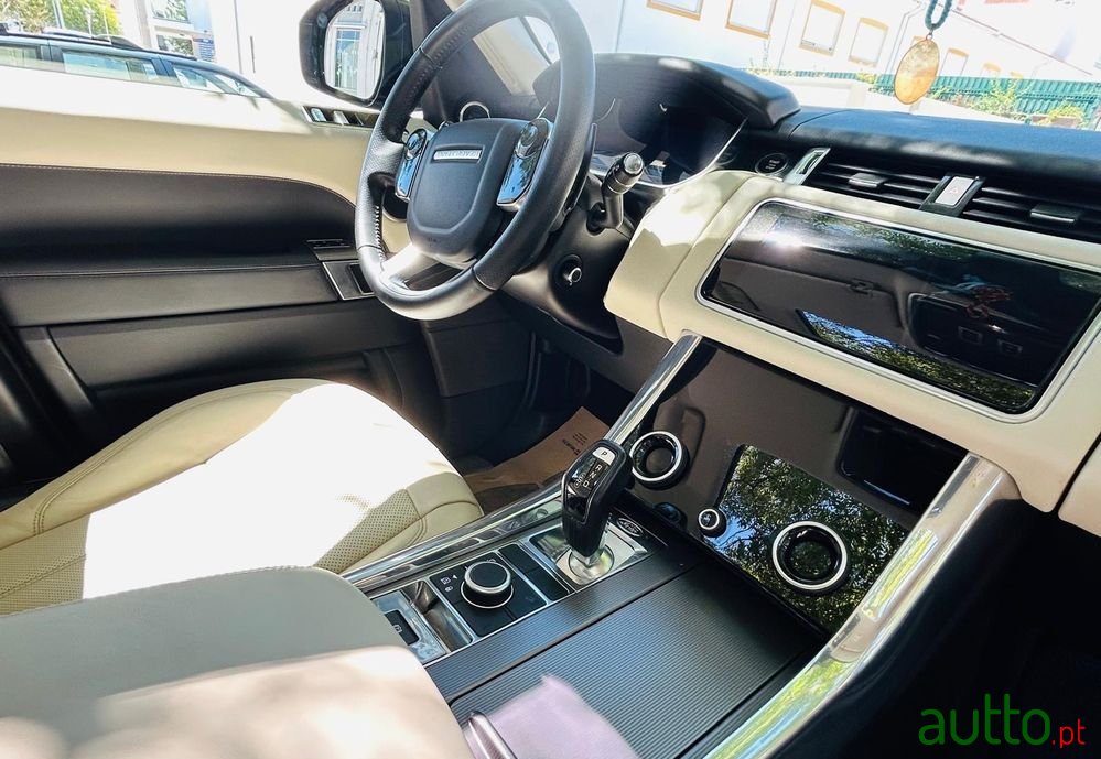 2018' Land Rover Range Rover Sport photo #6