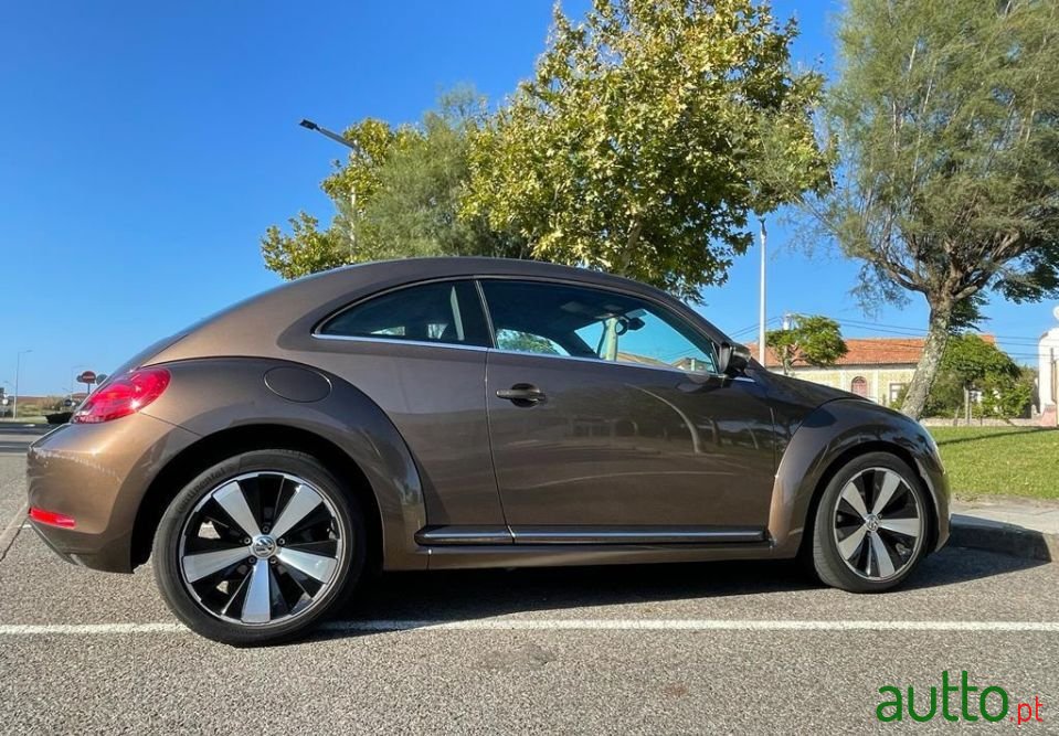 2013' Volkswagen New Beetle photo #1