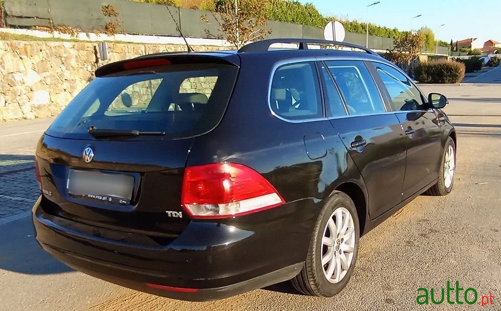 2008' Volkswagen Golf Variant photo #6