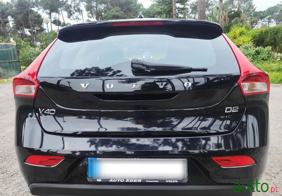 2014' Volvo V40 photo #2