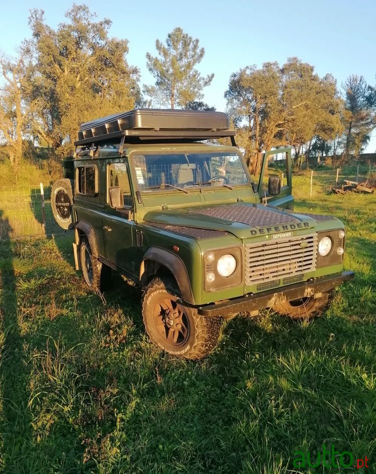 2002' Land Rover Defender photo #6