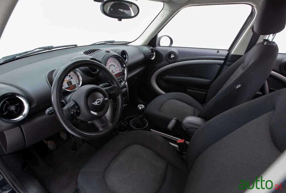 2014' MINI Countryman photo #6