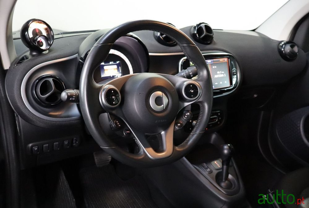 2021' Smart Fortwo Passion photo #5