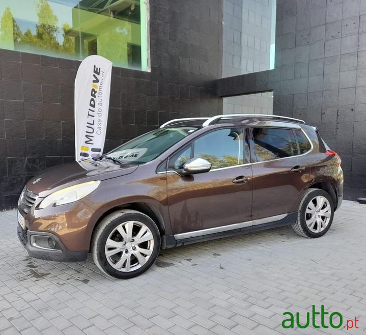 2013' Peugeot 2008 photo #2