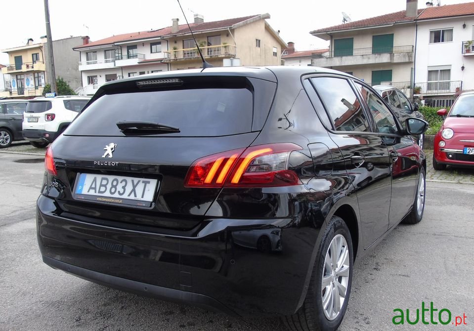 2020' Peugeot 308 photo #3