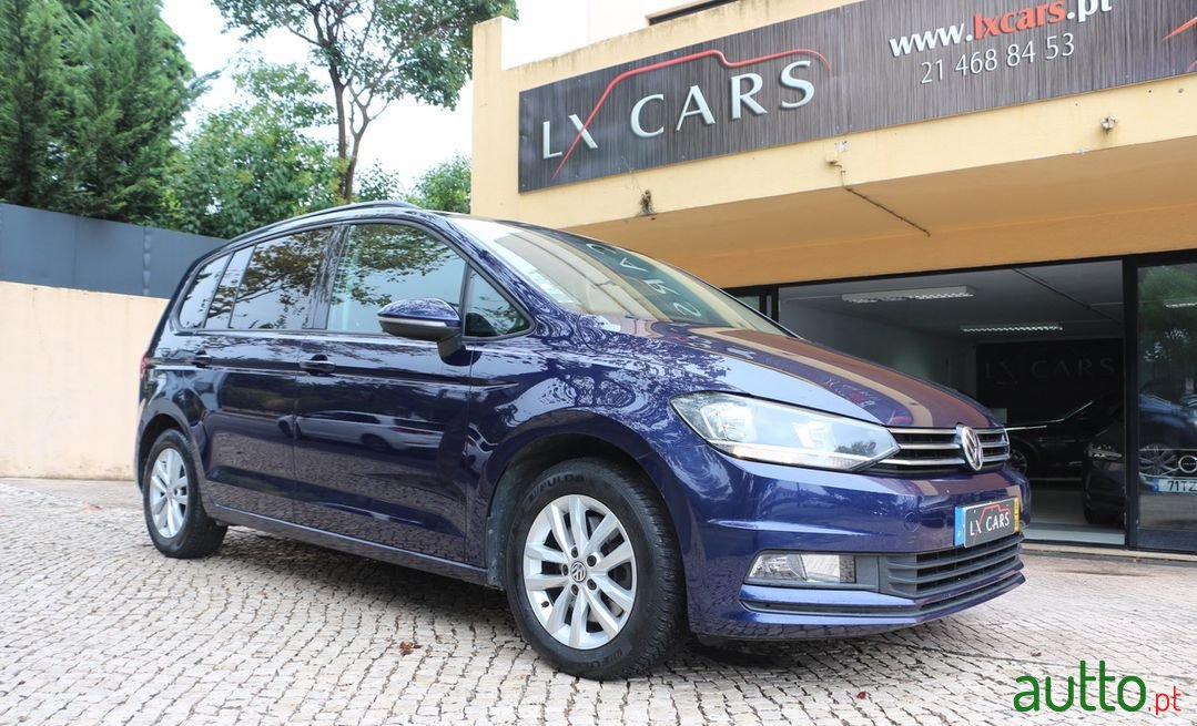 2016' Volkswagen Touran photo #1