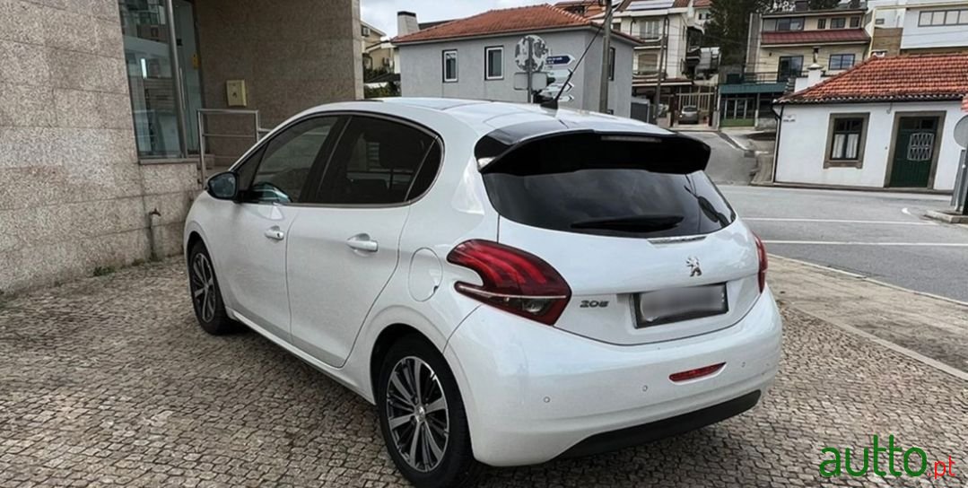 2017' Peugeot 208 photo #6