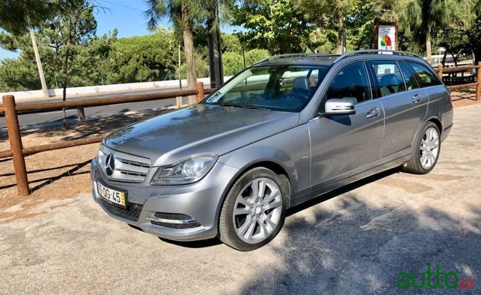 2012' Mercedes-Benz C-250 photo #1