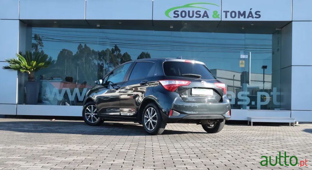 2020' Toyota Yaris photo #4