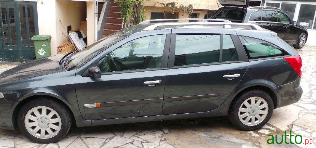 2004' Renault Laguna Break photo #1