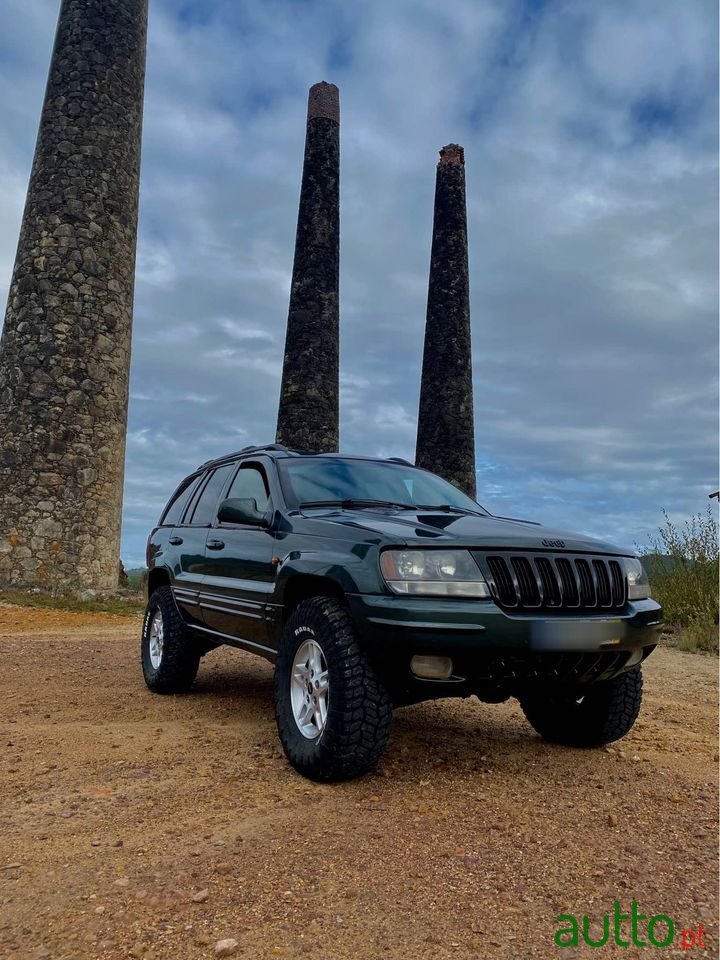2017' Jeep Grand Cherokee photo #1