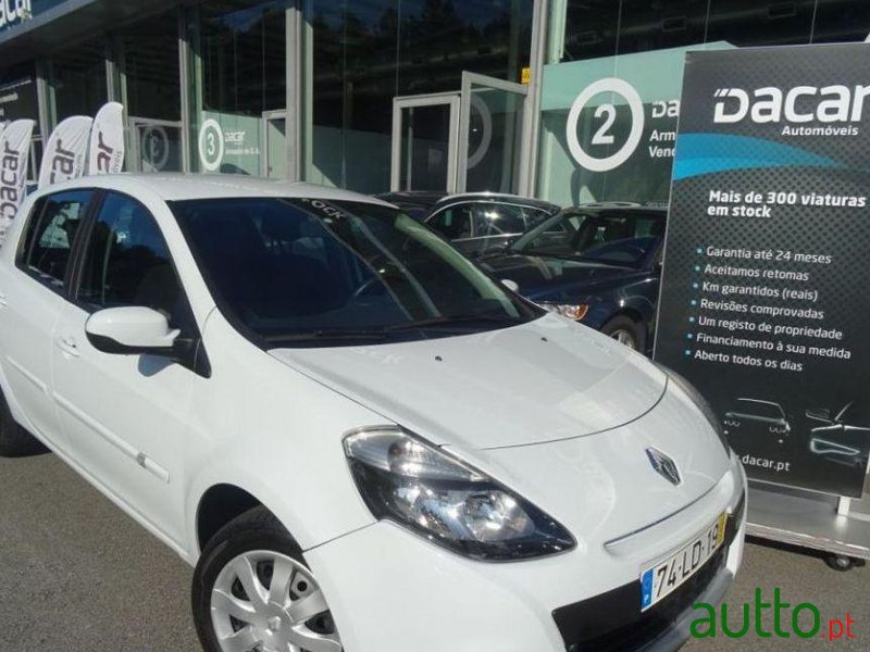 2010' Renault Clio 1.5 Dci Confort photo #2