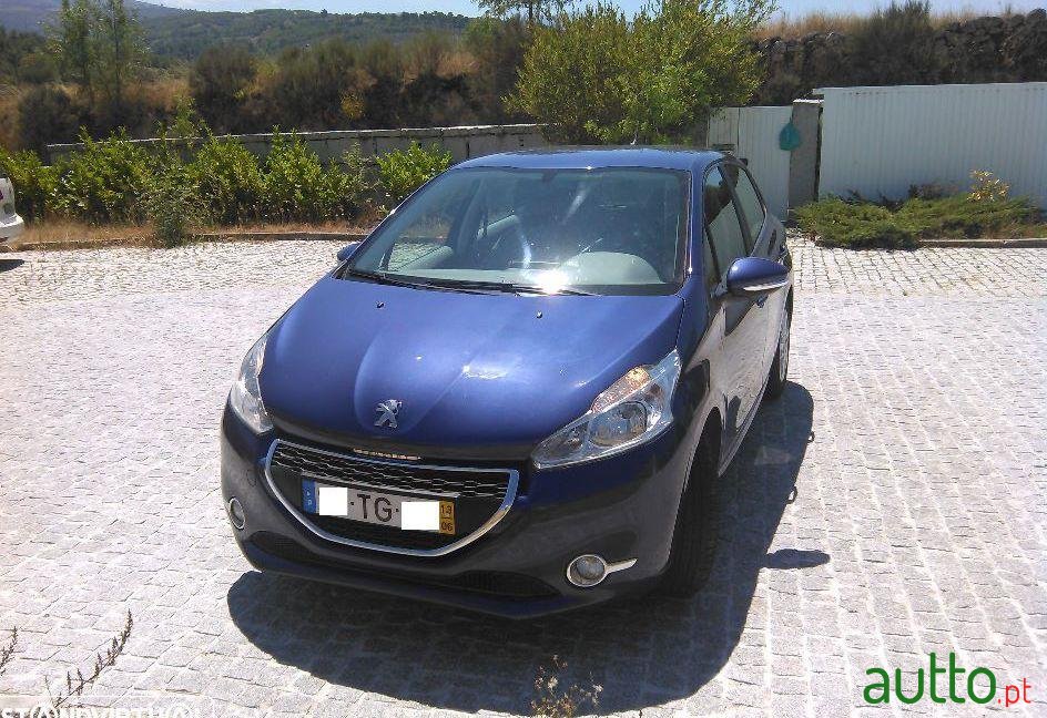 2013' Peugeot 208 Hdi, Gps Navi photo #1