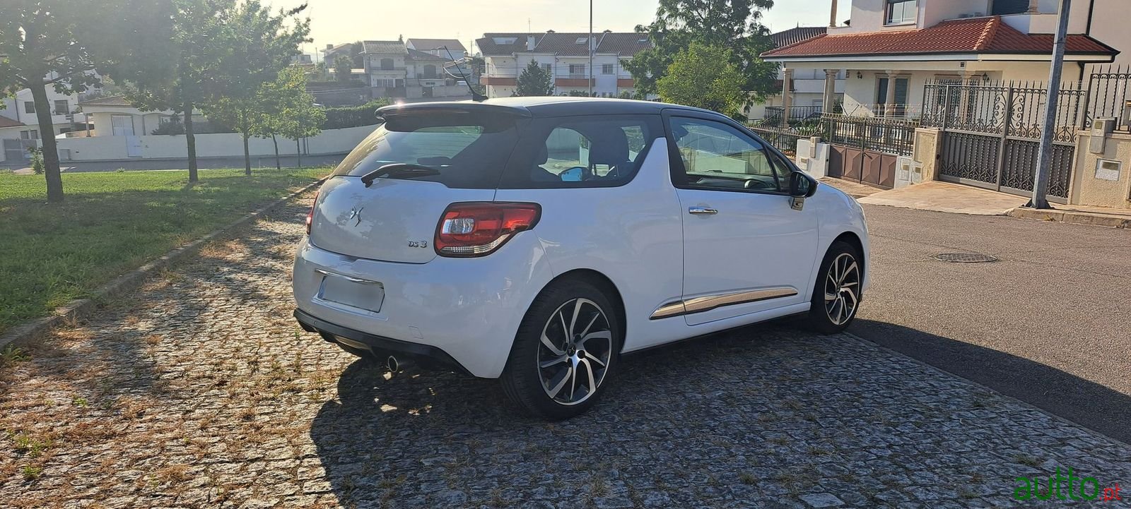 2017' DS Automobiles Ds3 photo #3