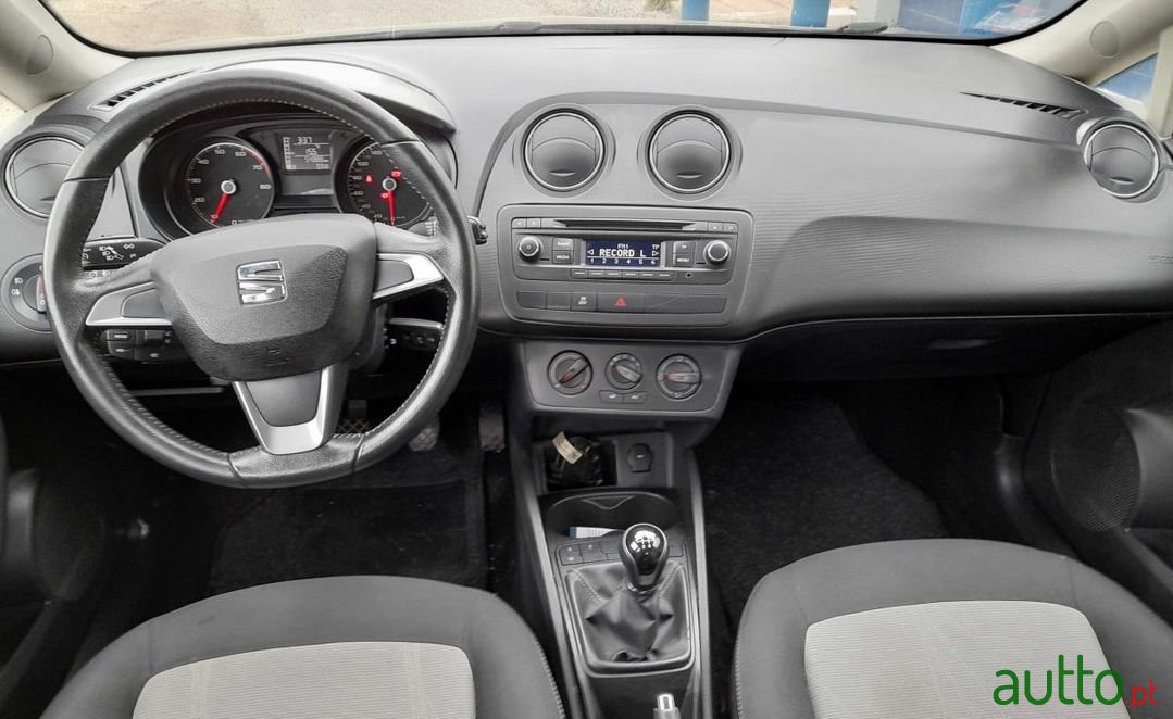 2014' SEAT Ibiza photo #6