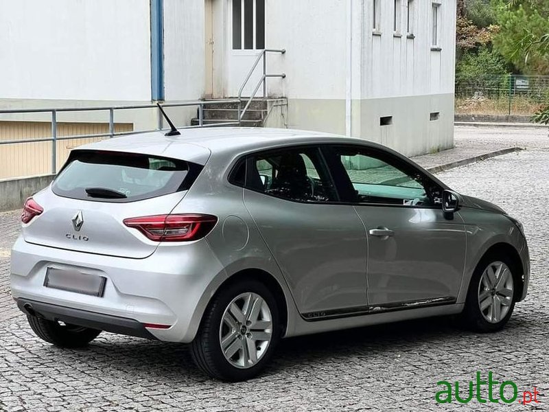 2019' Renault Clio photo #3