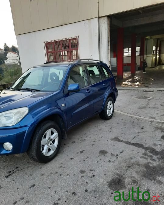 2004' Toyota RAV4 photo #3