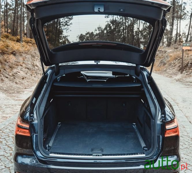 2020' Audi A6 Avant photo #4