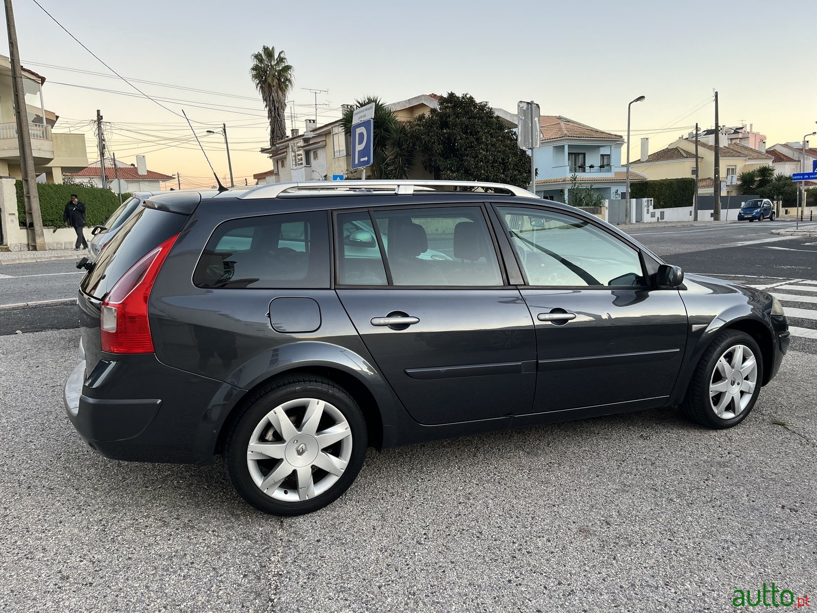 2009' Renault Megane RS photo #1